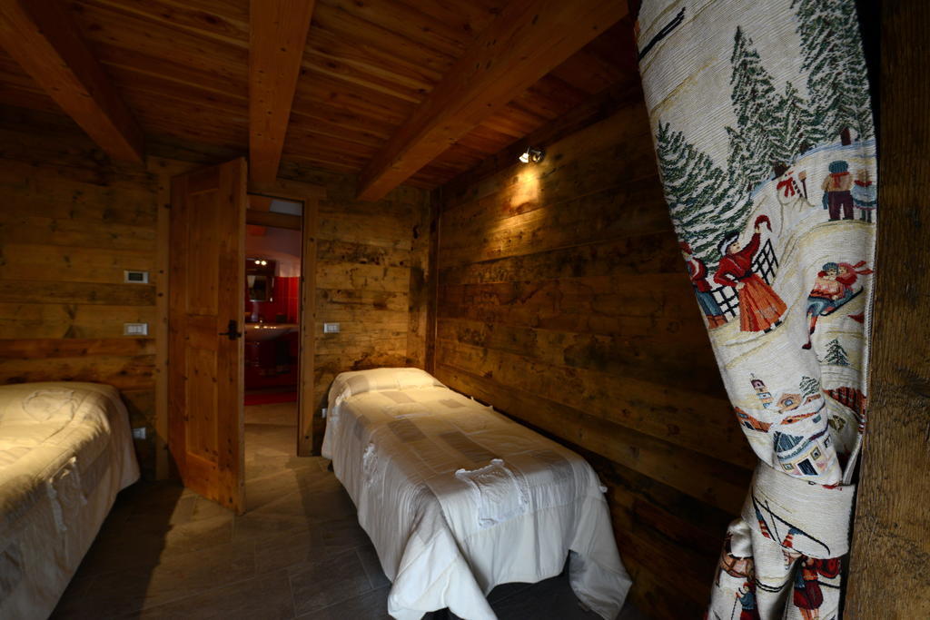 Vieilles Maisons D'Introd Szoba fotó