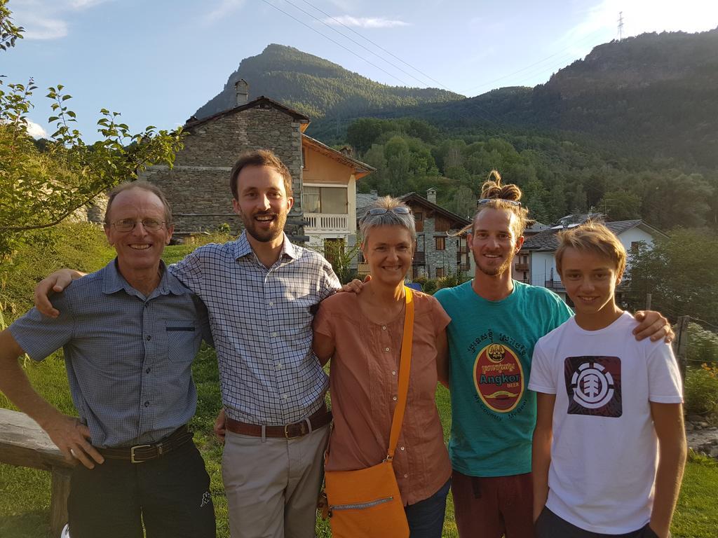 Vieilles Maisons D'Introd Kültér fotó