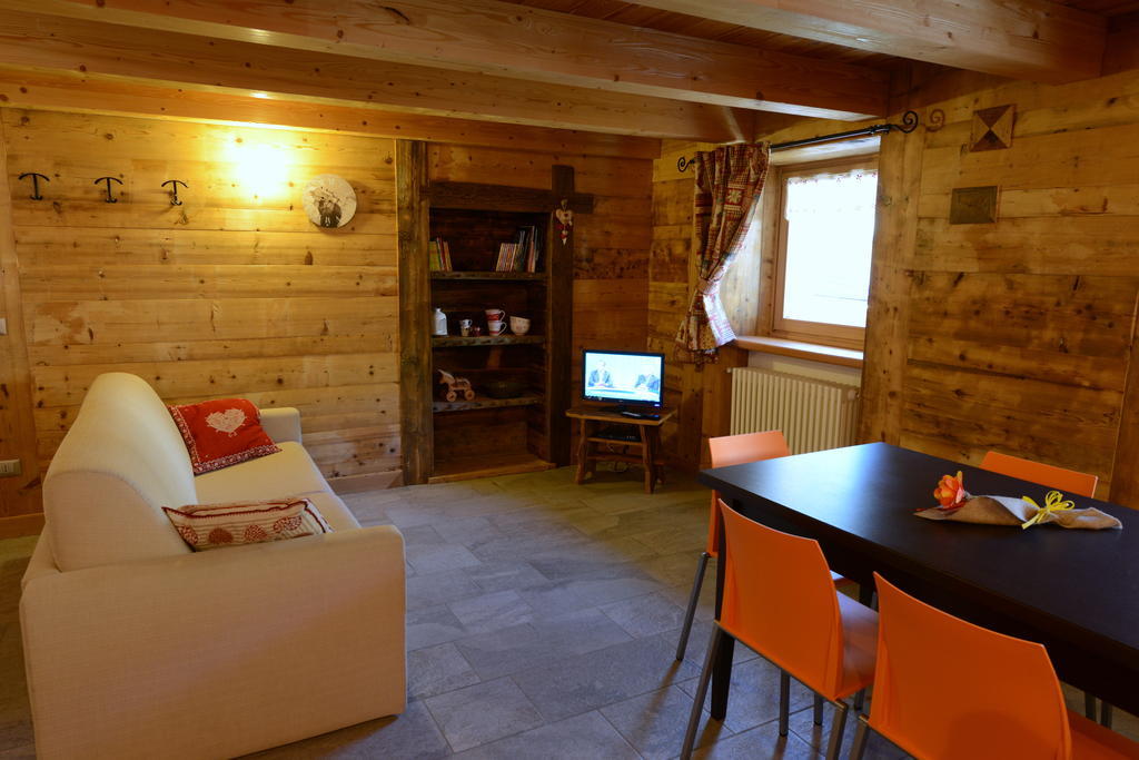 Vieilles Maisons D'Introd Kültér fotó