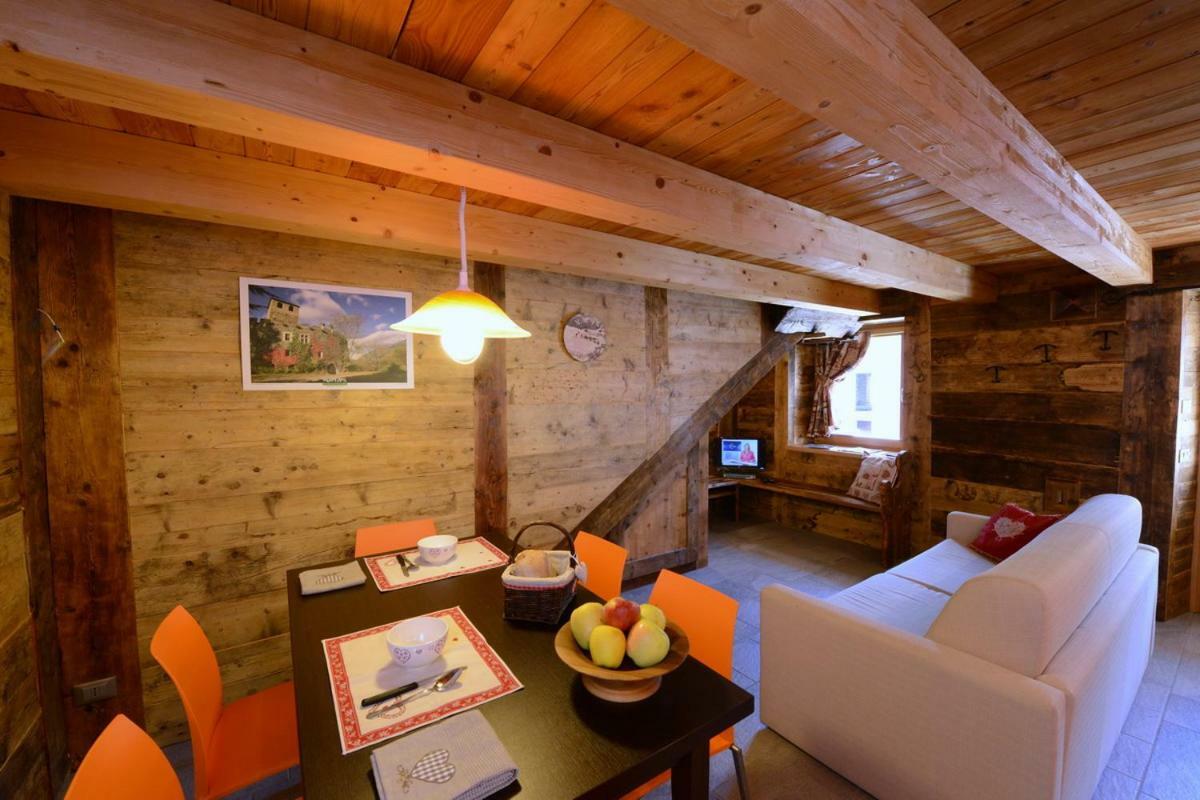 Vieilles Maisons D'Introd Kültér fotó