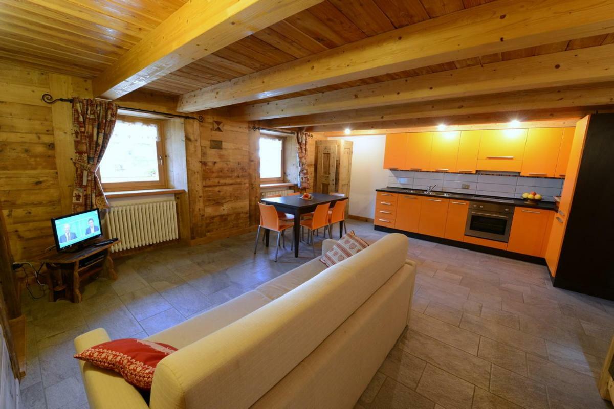 Vieilles Maisons D'Introd Kültér fotó